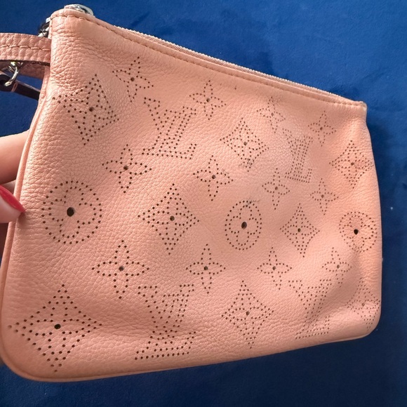 Louis Vuitton Mahina Selene Pochette Pink/Caramel - Picture 1 of 17